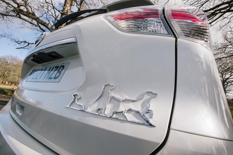 Логотип Nissan X-Trail 4Dogs Concept 2017 года  (фото 2 из 3)
